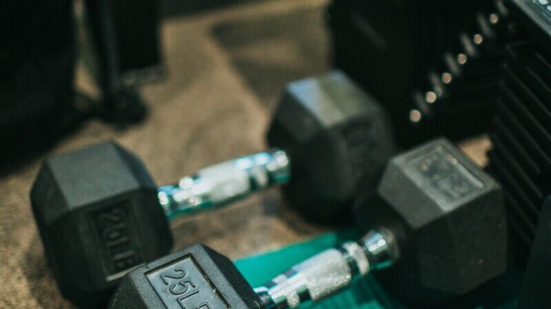 Maximale Kraft: Entdecke die vielseitigen Trainingsmöglichkeiten mit dem richtigen Hantelset